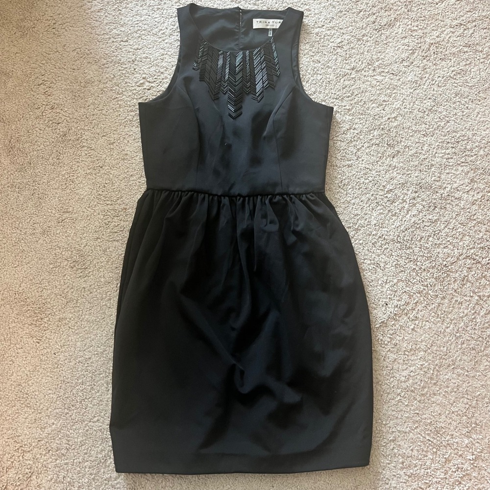 Trina Turk Embellished Neckline Black Classic Cocktail Dress‎ Size 6